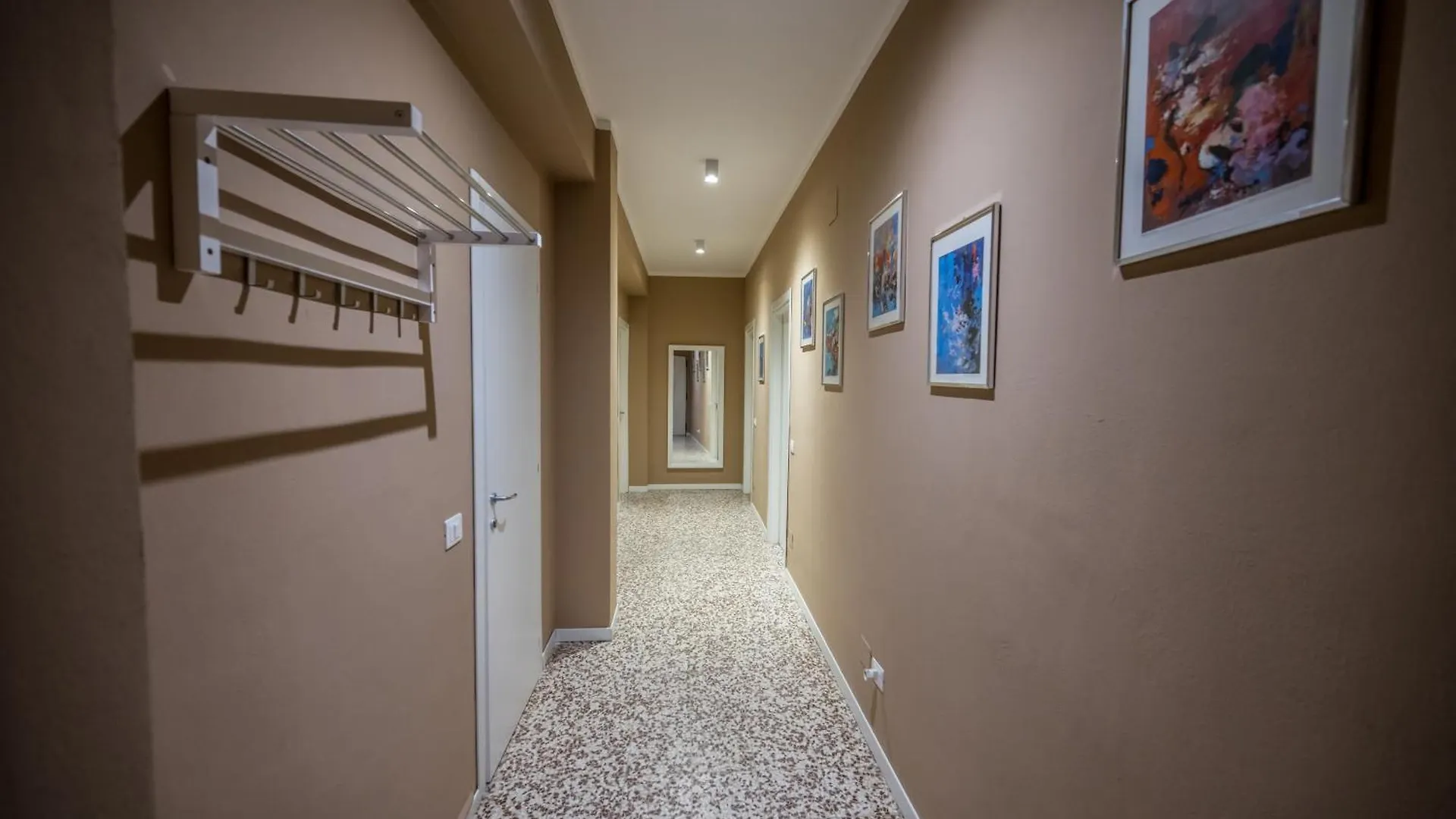Shortmi Canonica Milán Apartamento